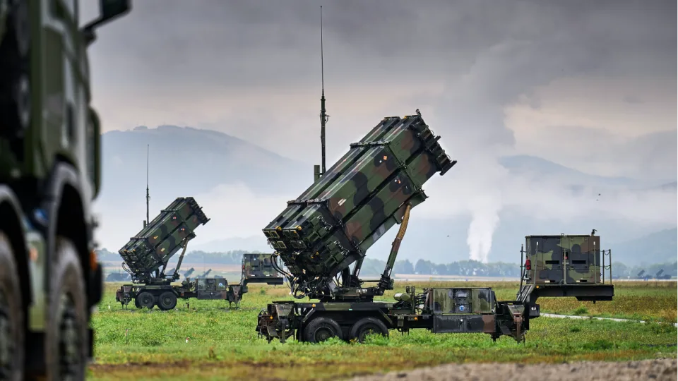 Dirbtinio intelekto spėjimai kelia nerimą: įvardinta karos pabaigos data, kuri stebina net ekspertus