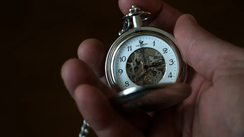 Kodėl visur vėluojantys žmonės gyvena ilgiau? Psichologai pateikia visiškai netikėtą atsakymą