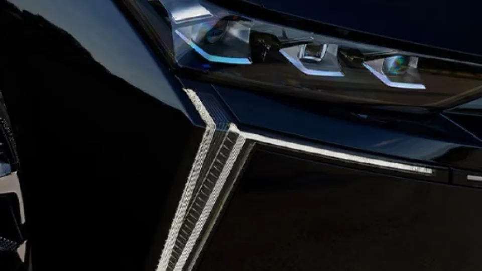 Oficialiai pristatytas „DS No.4 E-Tense“ elektrinis automobilis su 450 kilometrų rida bei patrauklia kaina