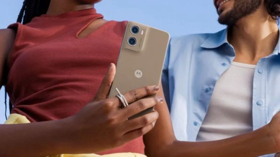 „Motorola“ pristatė du „Moto G06“ serijos telefonus, vienas jų nustebins didelės talpos baterija