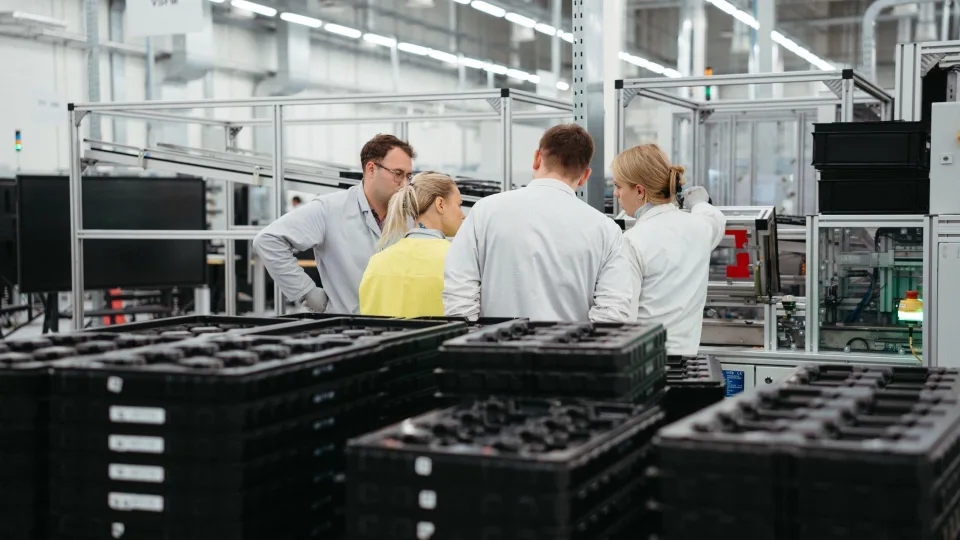Profesija be sienų: kaip inžinieriai kuria technologijas, naudojamas NATO, medicinoje ir automobilių industrijoje