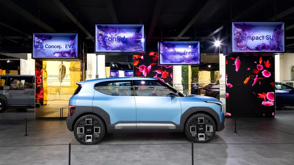 Sugrįžusi į „IAA Mobility“ parodą „Kia“ pirmą kartą europiečiams parodė visus savo elektromobilius