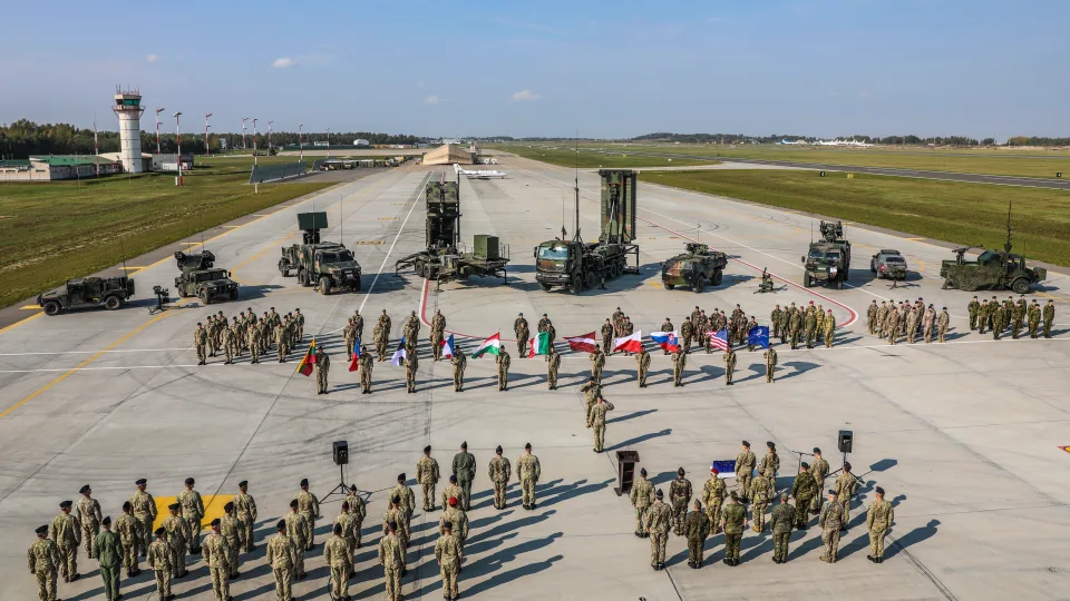 Subiko įlanka vėl tampa karo bastionu: amerikiečių ir korėjiečių projektas vėl perbraižo Azijos jėgų balansą