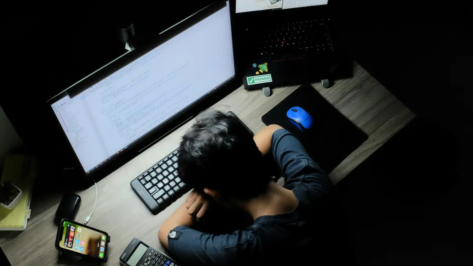 Kai nepadeda net savaitgalis, psichologė prakalbo apie pavojingiausią šiuolaikinį sindromą