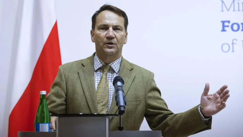 Putinas kartoja Sovietų klaidą? Lenkijos užsienio reikalų ministras piešia grėsmingą paralelę su Afganistanu