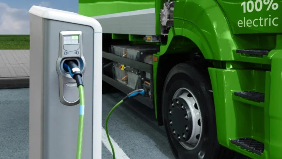 Paskutinė vinis į dyzelinių automobilių karstą? Britai pademonstravo revoliucinį sprendimą, kuris pakeis viską