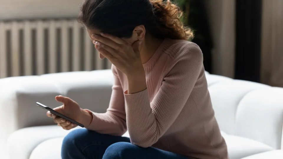 Negailestingos sukčių pinklės: ką daryti, jei pervedėte pinigus sukčiams ir kokios galimybės juos atgauti?