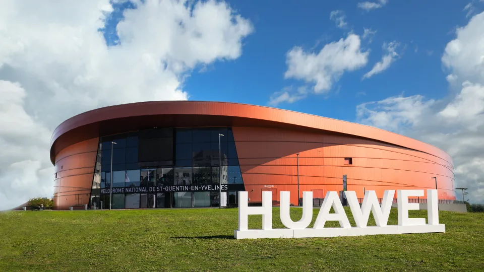 Paryžiuje pristatyti naujausi „Huawei“ dėvimieji įrenginiai: ilgaamžė baterija ir profesionalios sporto funkcijos