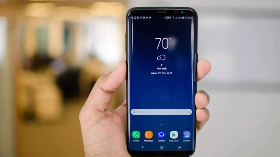„Samsung Galaxy A8“ – jau Lietuvoje