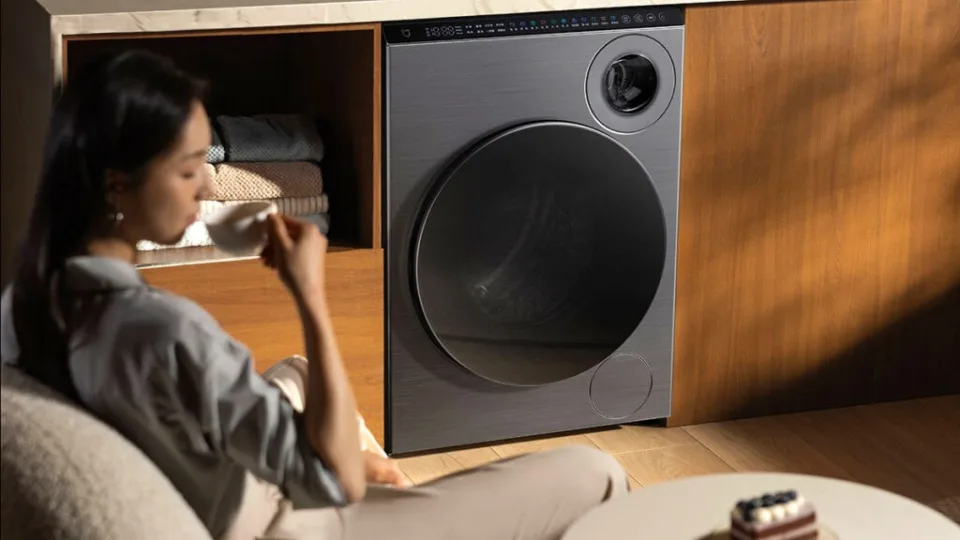 „Xiaomi“ pristatė naują skalbimo mašiną su išskirtinėmis galimybėmis ir dirbtinio intelekto palaikymu