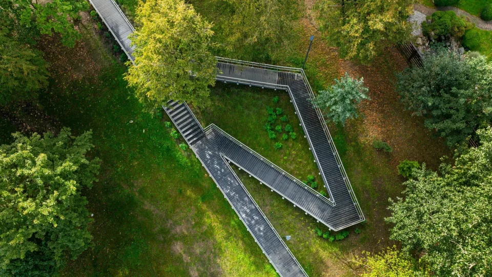 Kaunas keičiasi neatpažįstamai: Gričiupio parkas atgimė su naujais takais, žaidimų zonomis ir pavėsinėmis