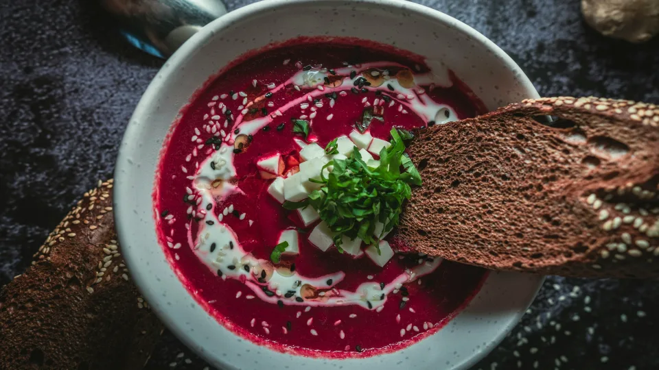 Močiutės virtuvės stebuklas iš Ukrainos: barščiai su ingredientu, kuris nustebins net gurmanus
