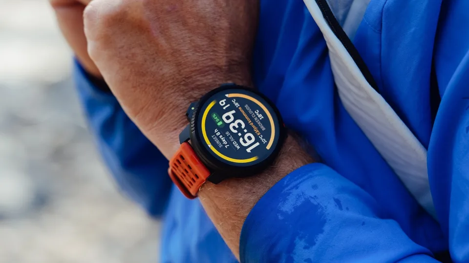 „Suunto“ pristatė naująjį „Vertical 2“ išmanųjį laikrodį su AMOLED ekranu ir patobulintu funkcionalumu