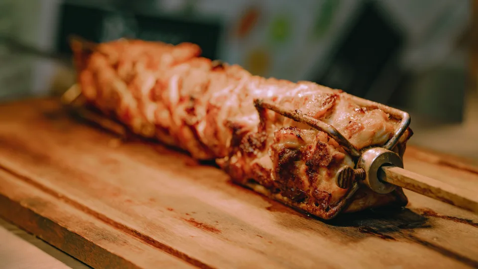 Šventinis skonis už kasdienę kainą: įdaryta kiauliena, kuriai neprireiks brangių ingredientų