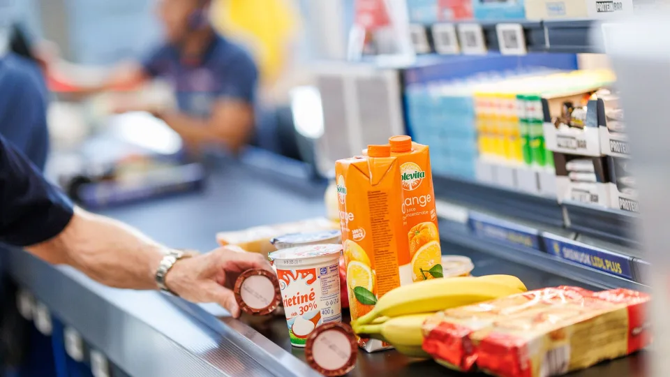 Lietuviai šturmuoja „Lidl“ parduotuves, sumažino daugiau nei 100 kasdienių prekių kainas
