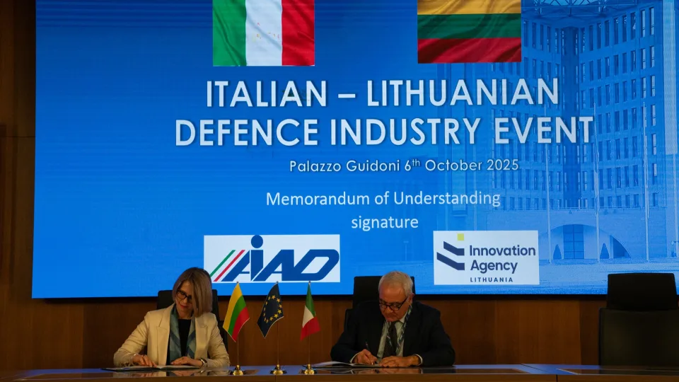 Lietuvos kosmoso sektoriui atsiveria vis daugiau durų, pasirašė svarbius susitarimus su P. Korėja ir Italija