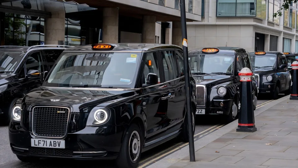 Autonominiai automobiliai šturmuoja Londoną, „Waymo“ plečia savo veiklą už JAV ribų