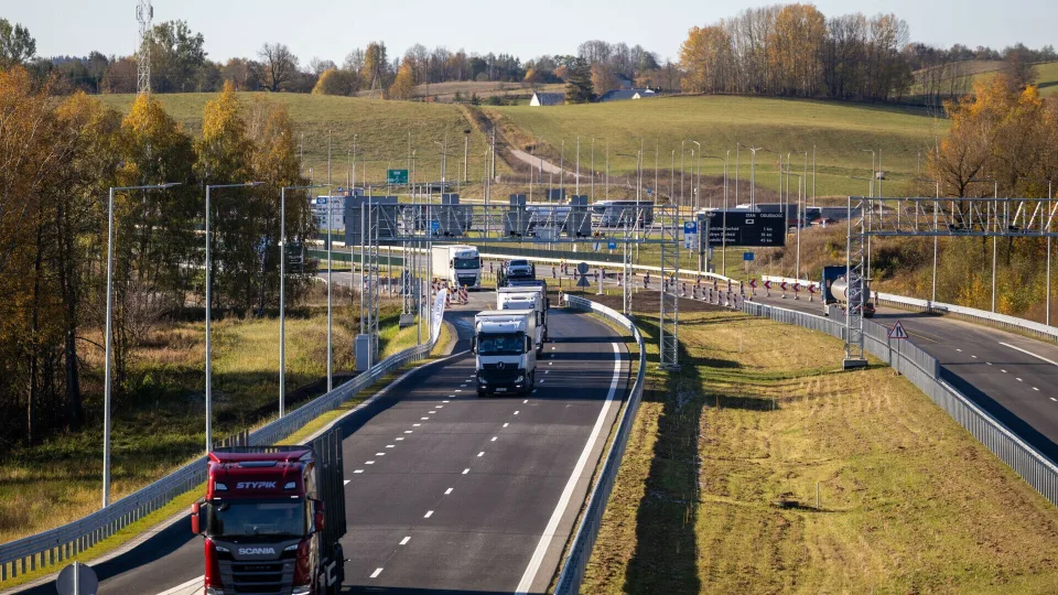 Istorinis momentas pasienyje: Lietuvą ir Lenkiją sujungė moderniausia automagistralė „Via Baltica“