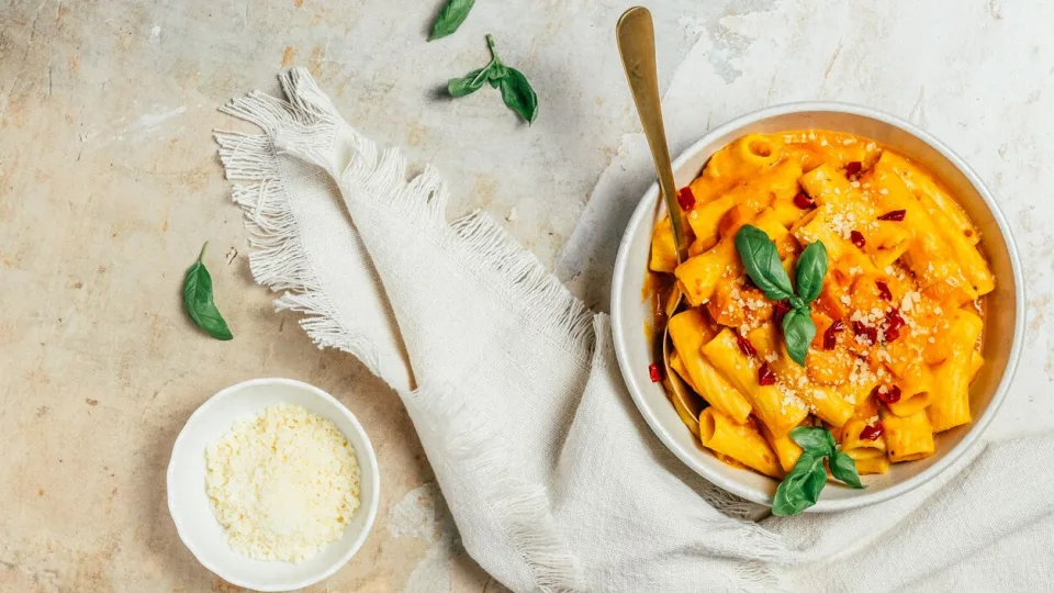 Skaniausias rudens duetas – moliūgas ir makaronai: 2 pigūs receptai, kurie bus tikras komfortas lėkštėje