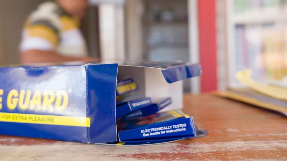 Kontracepcijos klaida, kurią daro kas antra moteris: įvardijo, kodėl pavojinga kopijuoti kitų pasirinkimus