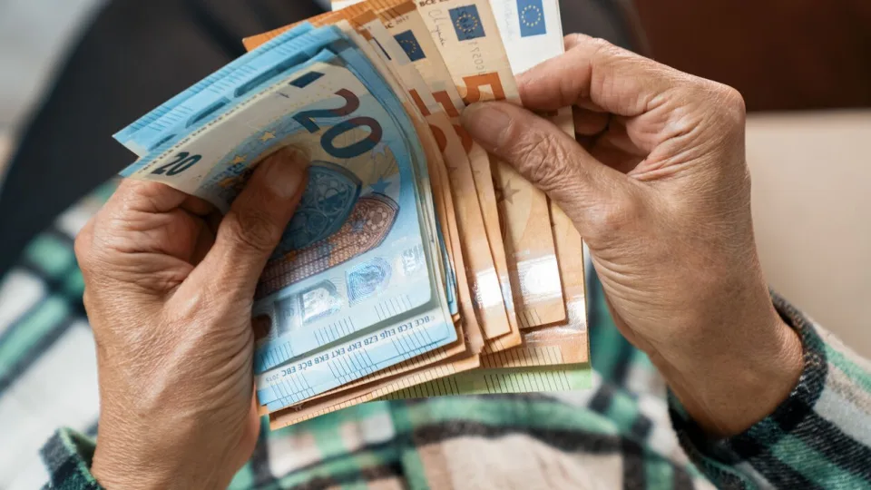 Gyventojai įvardijo 5 svarbiausius finansinius tikslus: linkę kaupti atsargas, bet ne grąžinti skolas