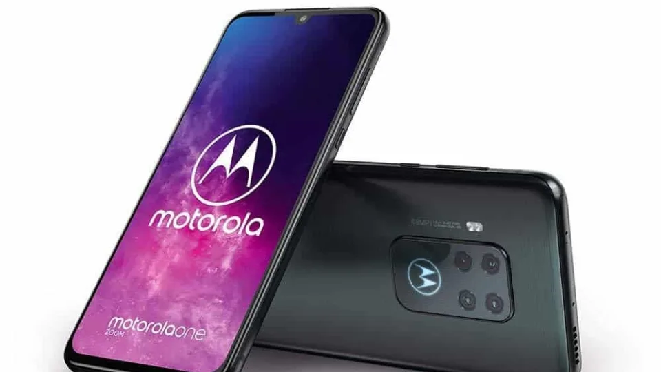 Nustebinti ketina ir „Motorola“ – ruošiamas telefonas su keturiomis kameromis