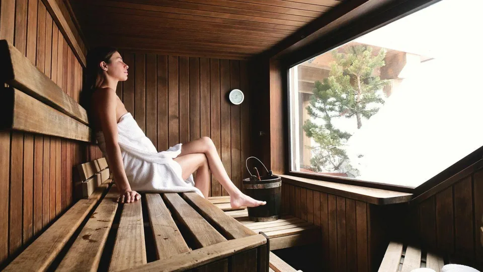 Ar pirtis visada naudinga? Patarė, kaip teisingai mėgautis ritualu, ir atskleidė, kiek šilumos reikia kūnui