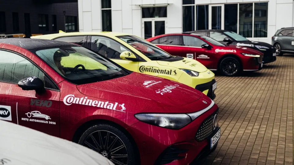 Trys elektromobiliai net nepasiekė finišo: kurie modeliai pataiko į deklaruojamą nuvažiuojamą atstumą?