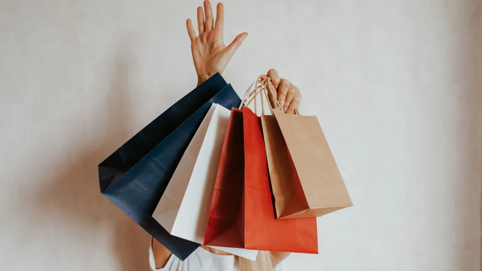 Didžioji nuolaidų iliuzija: atskleista, kaip didieji išpardavimai priverčia jus pirkti, nors nieko nereikia