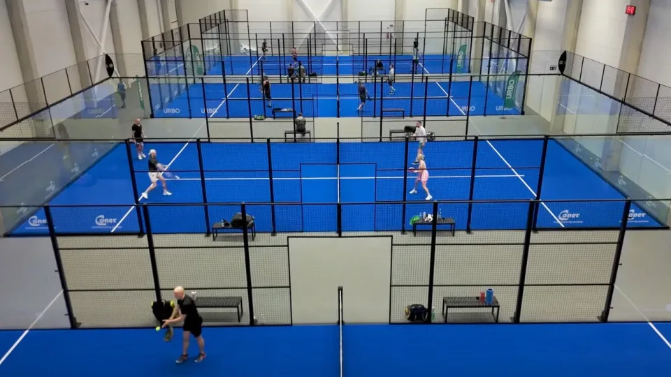 Didžiulis padelio bumas Lietuvoje: verslai šturmuoja aikštynus, o pelną lemia ne tik naudojamos raketės