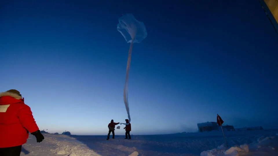 Kontrabandiniai balionai virš Lietuvos: įvardijo, kodėl jų numušti beveik neįmanoma ir yra pavojinga