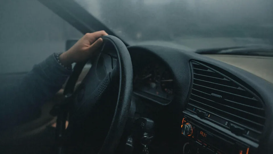Nematoma grėsmė kelyje: vairuotojai dažniausiai net nesuvokia, kaip greitai artėja didelė nelaimė