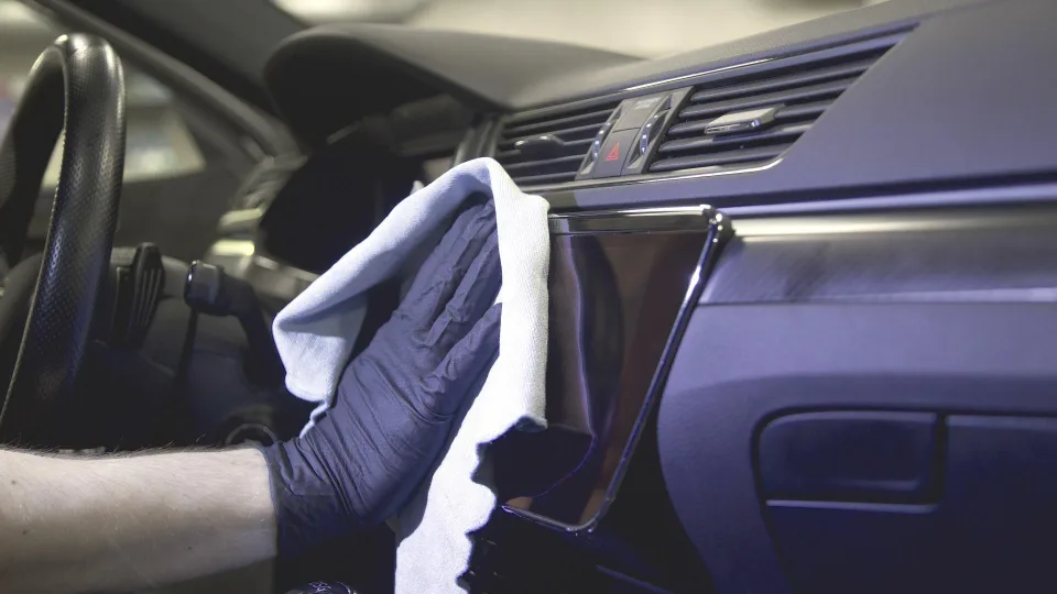 Valote automobilio saloną, bet rezultatas nedžiugina? Patarimai, kurie keičia žaidimo taisykles