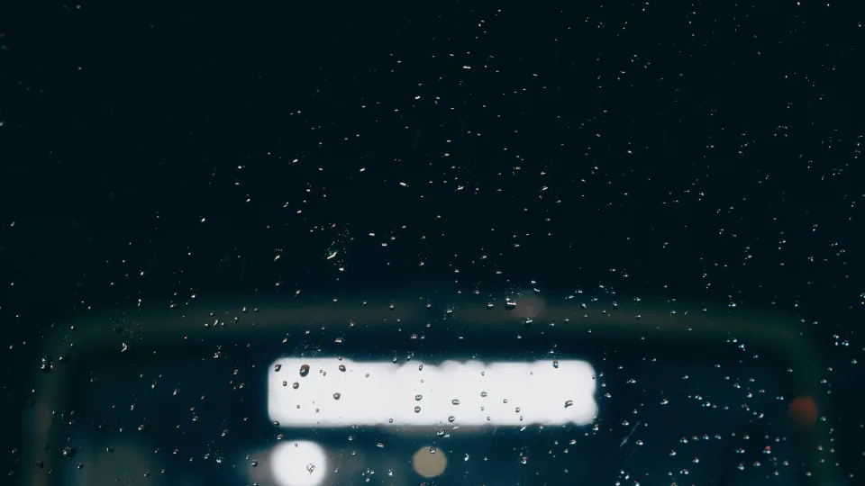 To nežino net labiausiai patyrę vairuotojai, štai kaip iš tikrųjų per minutę pašalinti rasą nuo langų