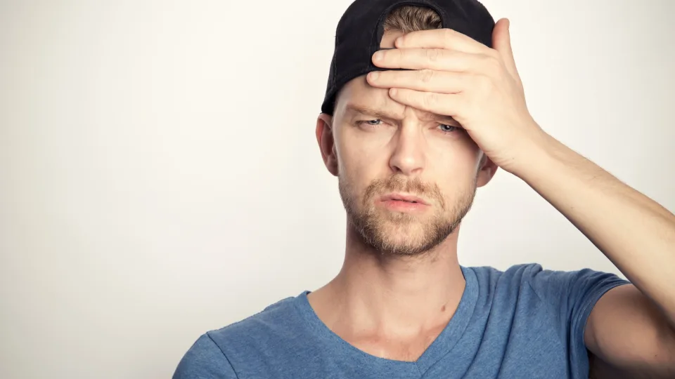 Vyriškumo krizė: įvardijo, kodėl šiuolaikinis vyras jaučiasi sutrikęs net tarp sėkmės ir laisvės