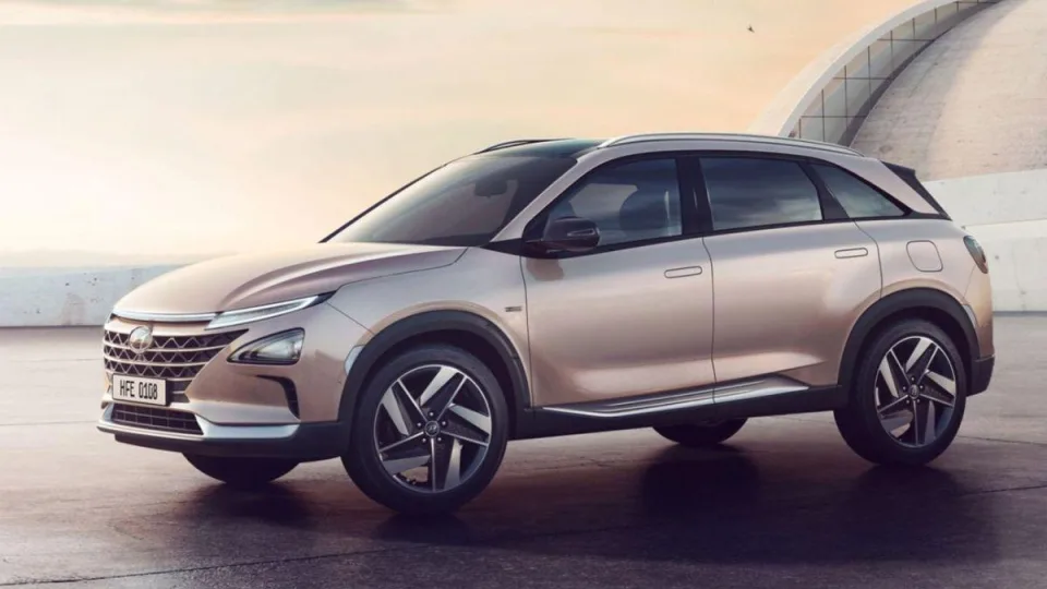 Elektromobilis, kurio nereikia krauti? Ši realybė jau pasiekiama europiečiams