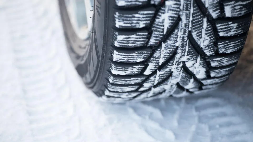 Ši žieminių padangų detalė labai svarbi – jos nepatikrinus galite sumokėti savo gyvybe