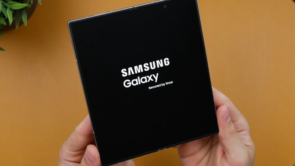 Nutekėjusi informacija suteikė vilties vieno „Samsung“ telefono modelio sugrįžimui į rinką