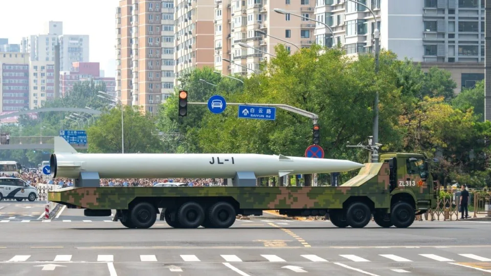 Kinijos sukurtas ginklas gali perrašyti strateginės gynybos žemėlapį. Raketa, kurios niekas kitas neturi