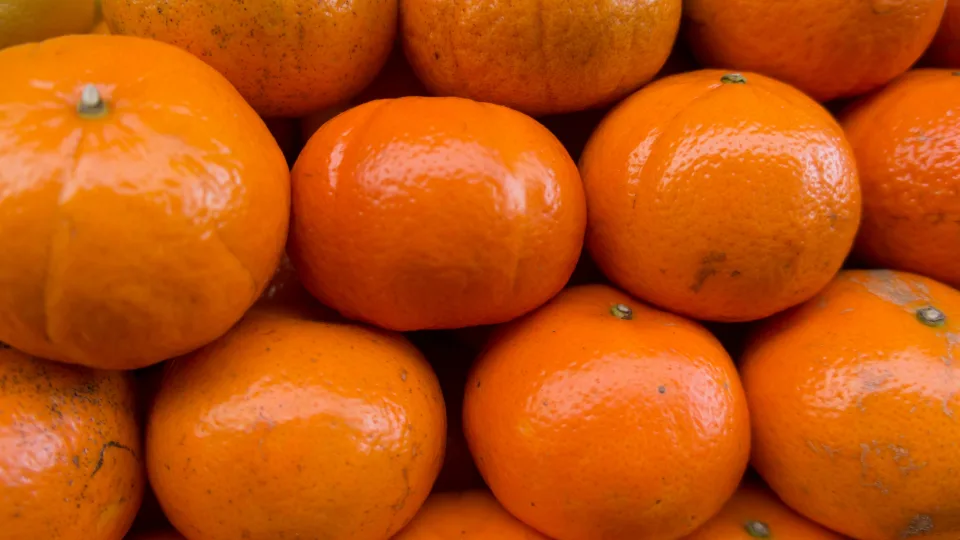 Valgote mandarinus kiekvieną dieną? Štai ko jums niekas nepasako apie jų poveikį