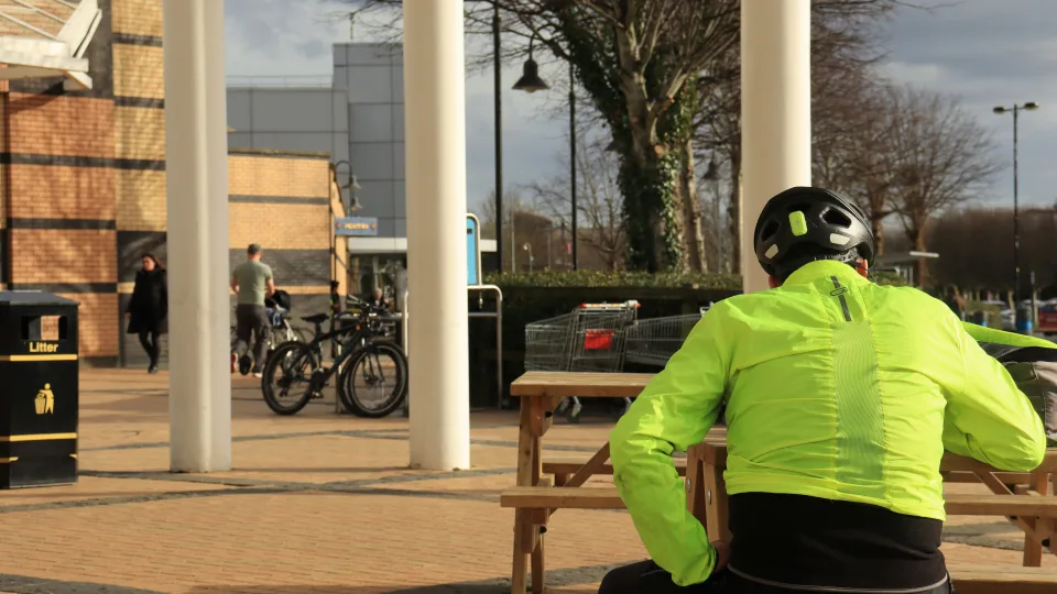 Kritinis įspėjimas vairuotojams: vos keli metrai gali lemti gyvybę, štai kaip išvengti tragedijos kelyje