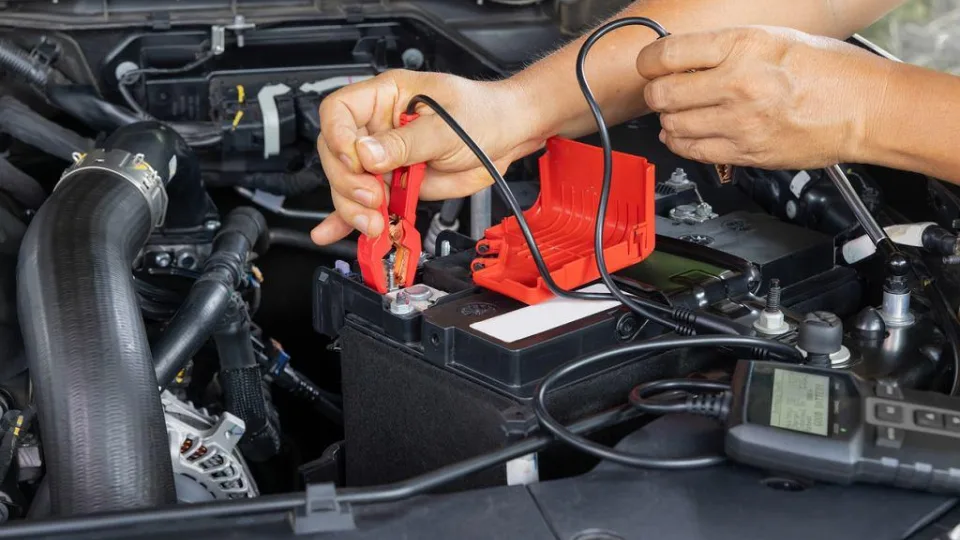 Viena klaida ir tūkstantiniai nuostoliai: ši paprasta klaida žiemą vairuotojams kainuoja brangiai