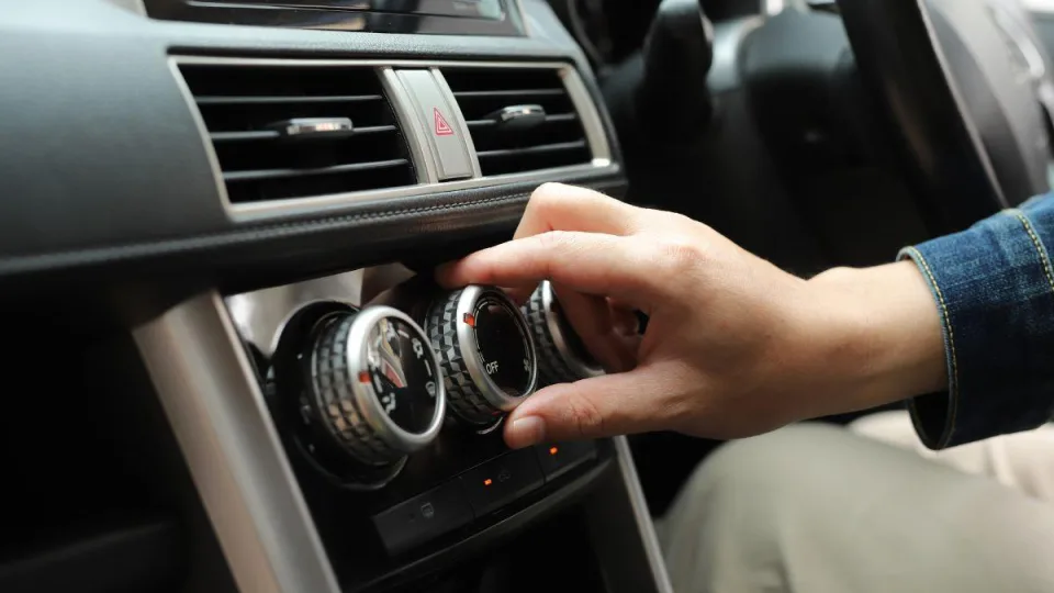 Žiemą automobilyje įjunkite kondicionierių: privalumai tikrai nustebins
