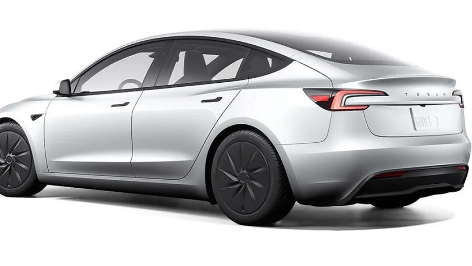 „Tesla“ atsisako prabangos - ar supaprastinti modeliai pakeis Europos vairuotojų įpročius?