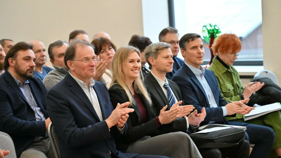 Kaimai nyksta akyse: valdžia skiria milijonus stambiesiems, smulkieji ūkininkai palikti išgyventi vieni