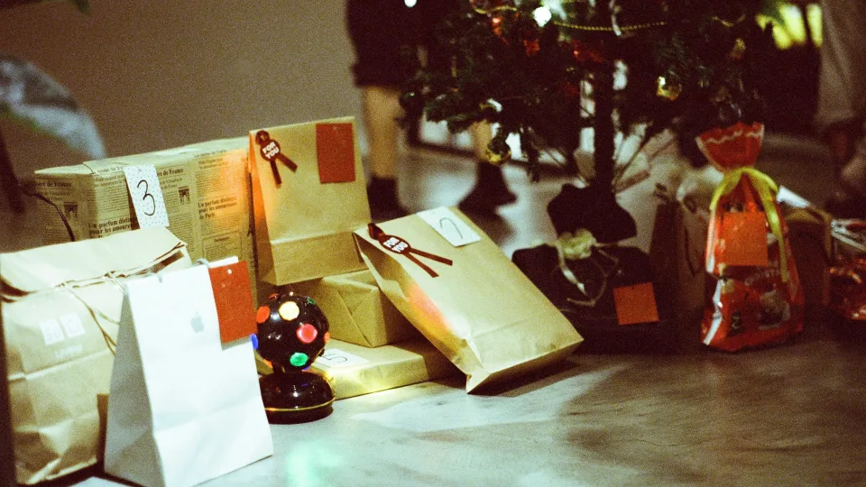 Kodėl per Kalėdas perkame daugiau nei reikia? Smegenys žaidžia žaidimą, kurio net nepastebime