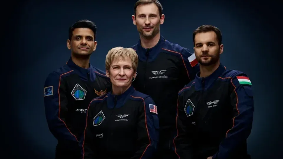 Istorinis įvykis: Indijos, Vengrijos ir Lenkijos piliečiai pirmą kartą skrido į TKS privataus „Axiom Space“ projekto metu