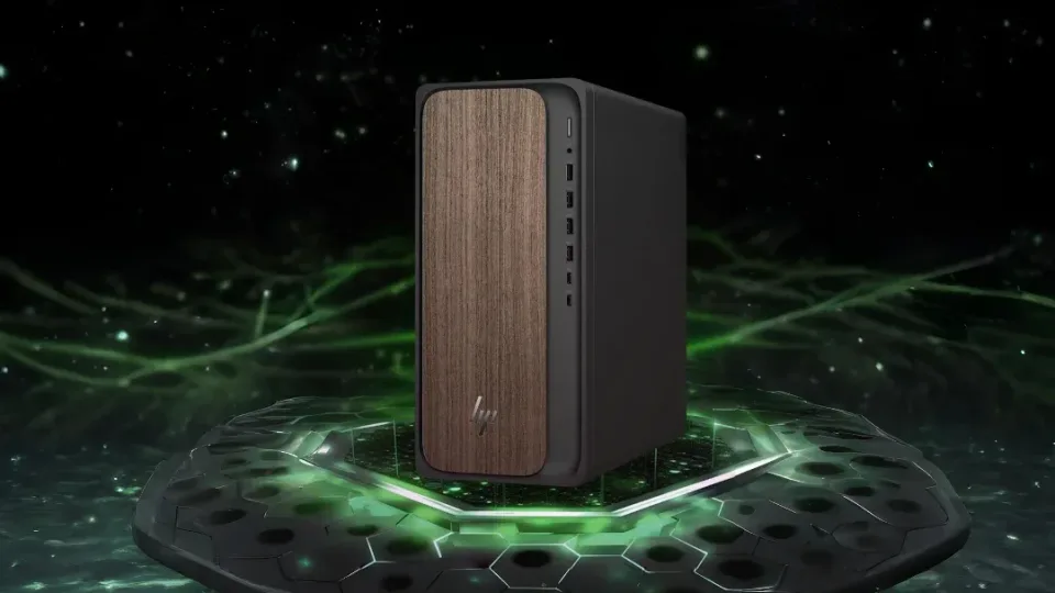 HP pristatė naująjį „Star Desk AI“ stalinį kompiuterį su „Intel Ultra“ procesoriais ir stilingu minimalistiniu dizainu