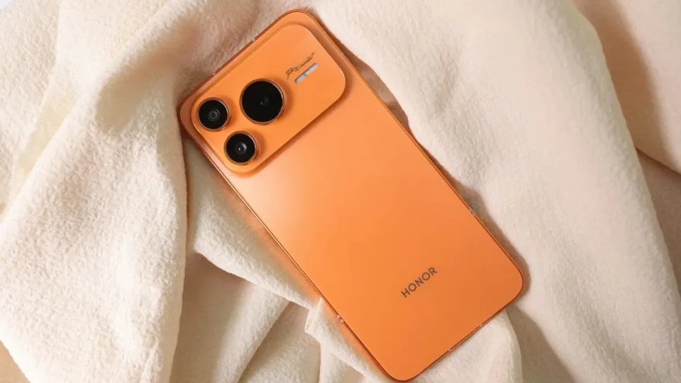 „Honor“ ruošiasi pristatyti milžinišką bateriją turintį išmanųjį telefoną, paskelbta, kada įvyks debiutas