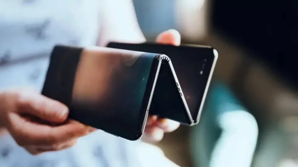„Huawei“ kuria išmanųjį telefono, kokio dar nebūsite matę: dar šiemet gali debiutuoti įspūdingai sulankstomas įrenginys, aiškėja ir pirmosios jo savybės